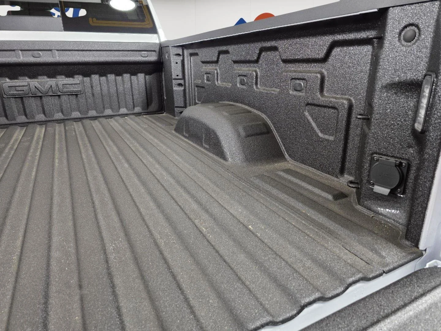 2026 GMC Sierra 2500HD SLT - Photo 6