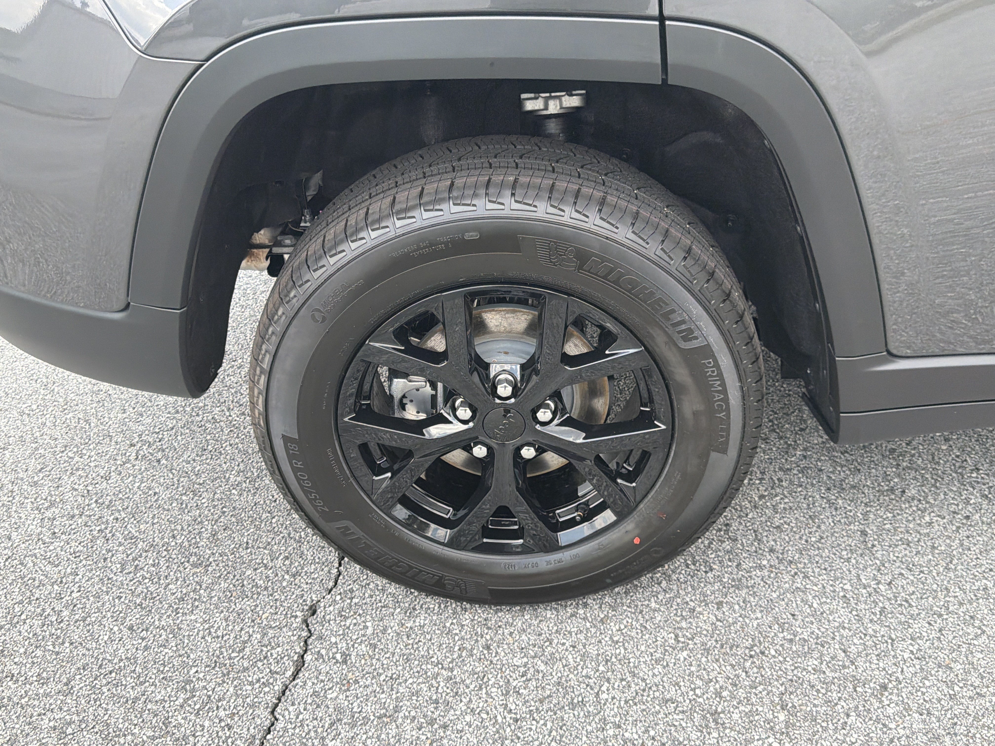 New 2026 Baltic Gray Metallic Clear-Coat Exterior Paint Jeep Altitude image 21