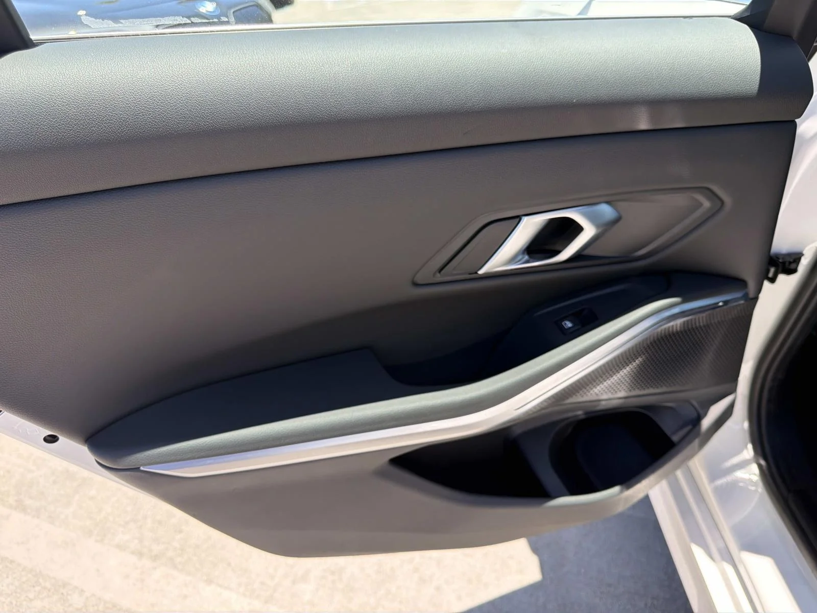 Used 2025 Alpine White BMW 330i Sedan image 9