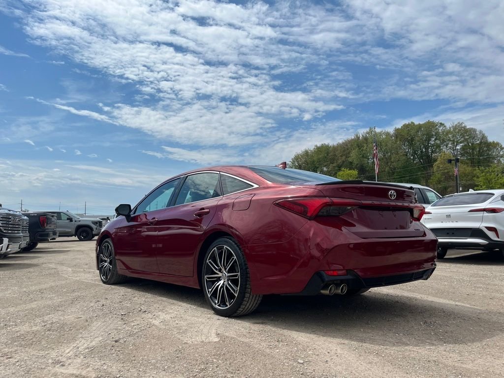 Used 2019 Pearl Toyota XSE image 7