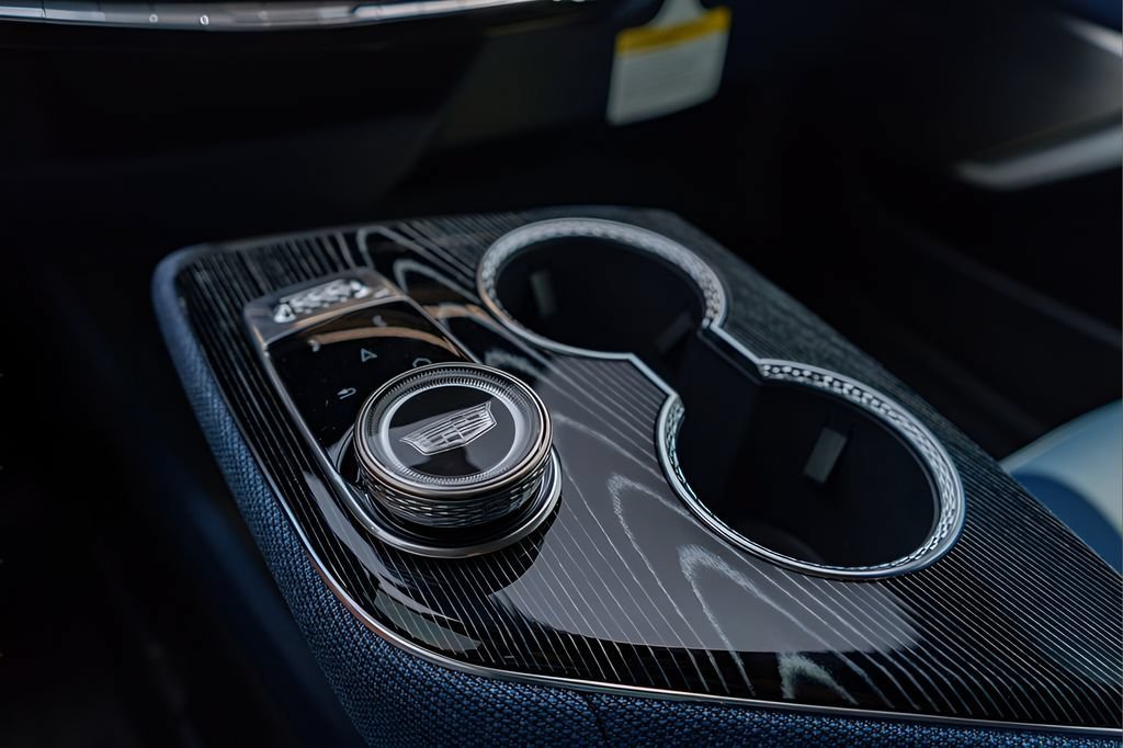 2027 Cadillac OPTIQ Premium Sport - Photo 15