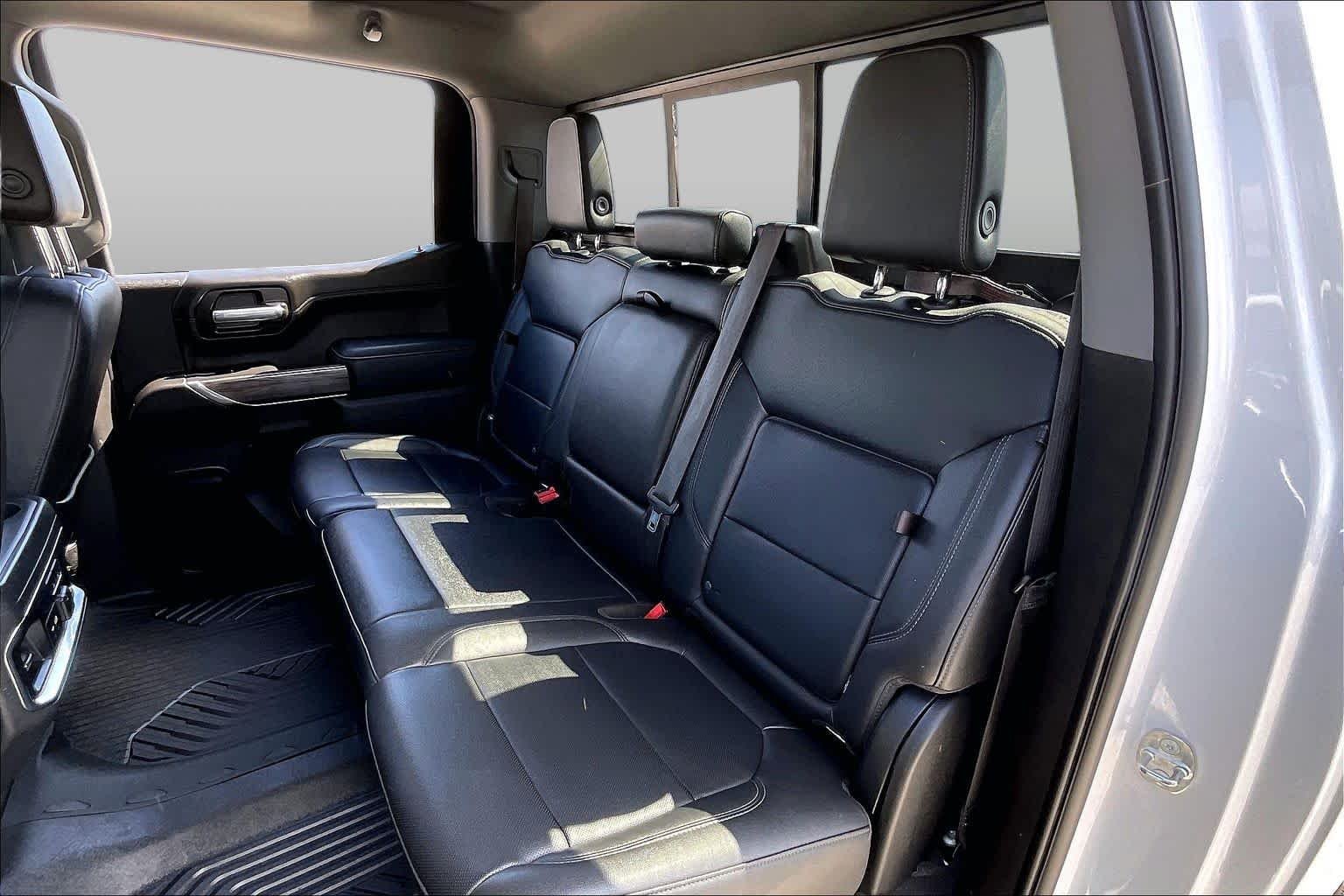 Used 2021 Iridescent Pearl Tricoat Chevrolet LTZ image 19
