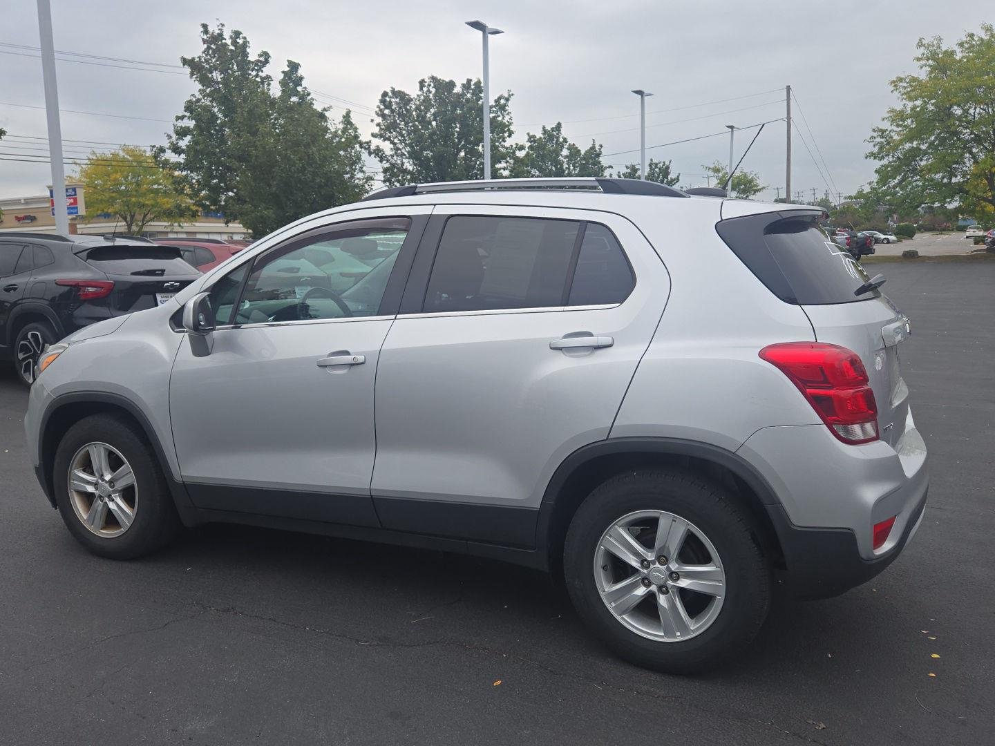 Used 2018 Silver Ice Metallic Chevrolet LT image 4