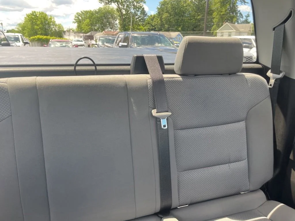 Used 2018 GRAPHITE METALLIC Chevrolet LS image 16