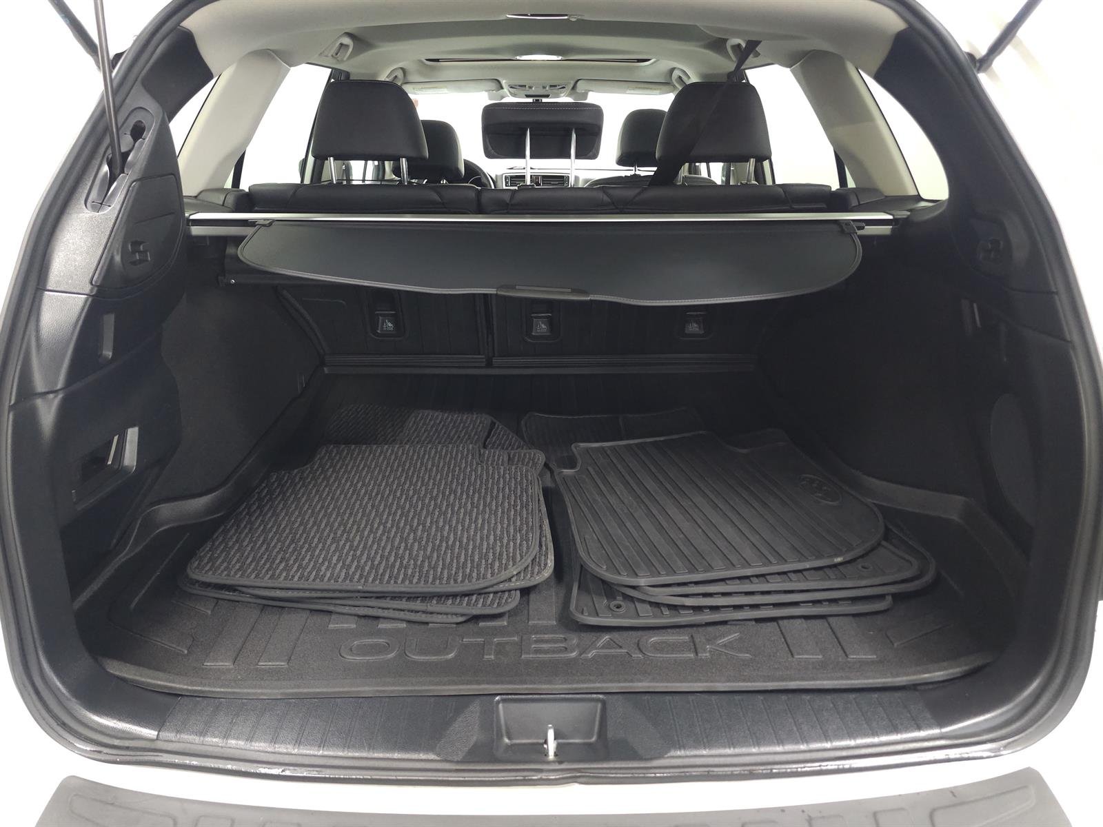 Used 2019 White Subaru 2.5i image 11