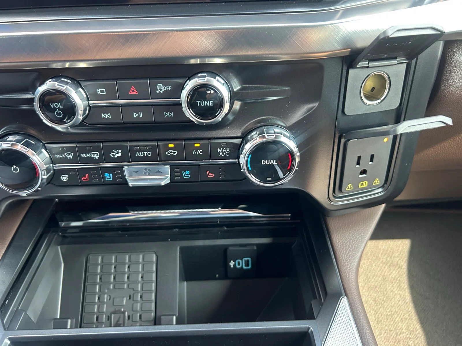 New 2026 Star White Metallic Tri-Coat Ford King Ranch image 17