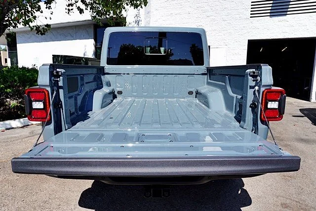 New 2026 Anvil Clear-Coat Exterior Paint Jeep Mojave image 21