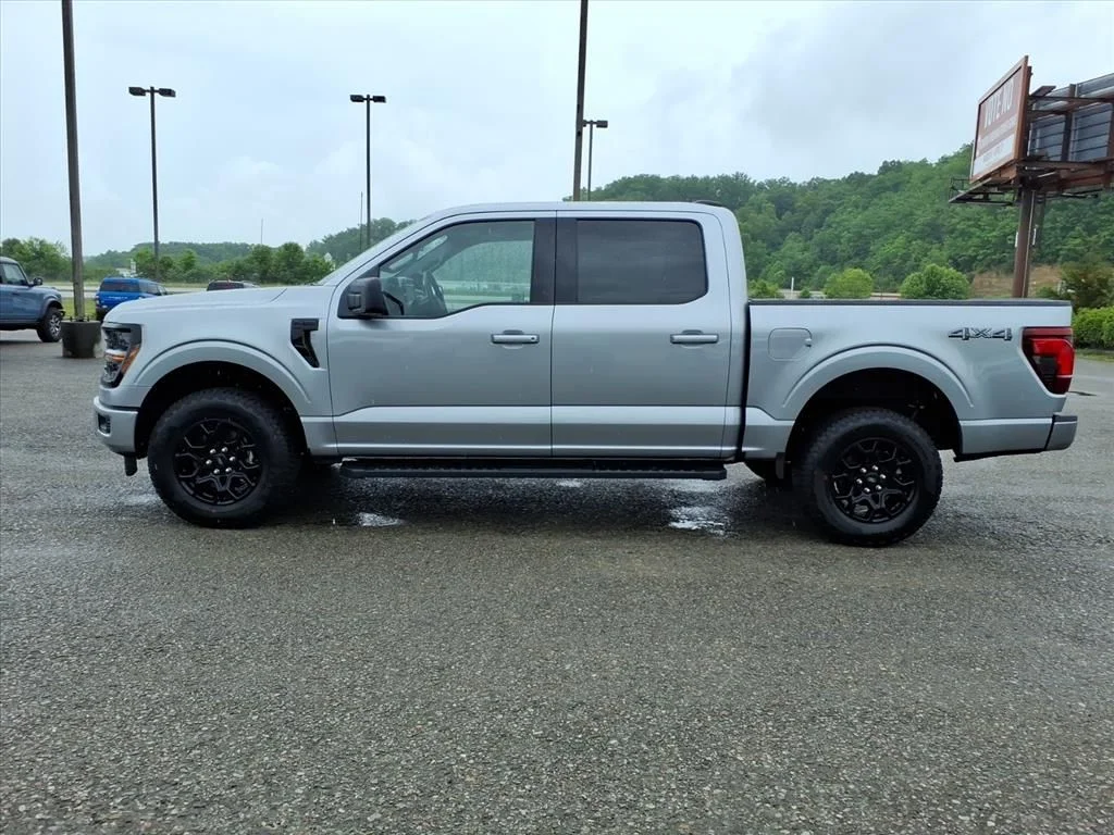 New 2026 Silver Ford XLT image 2