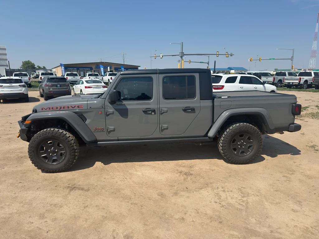 Used 2022 Sting-Gray Clearcoat Jeep Mojave image 8