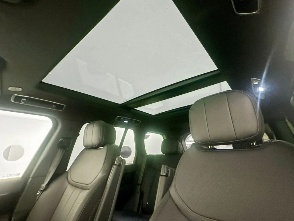 New 2026 Fuji White Land Rover SE image 21