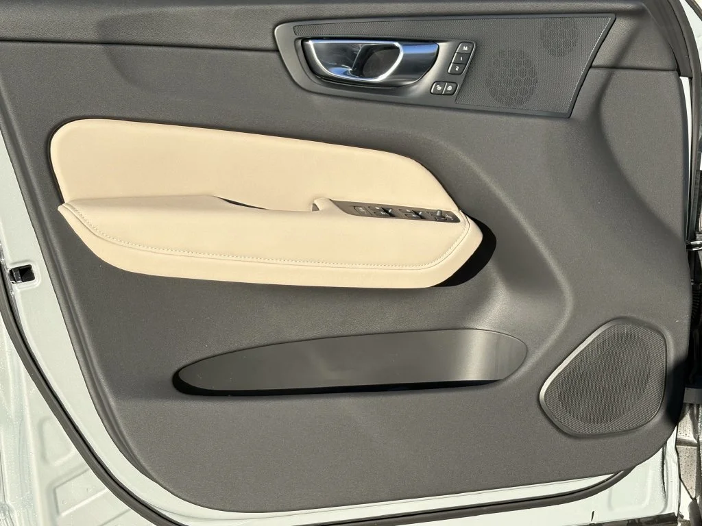 New 2026 Vapour Grey Volvo Plus image 10