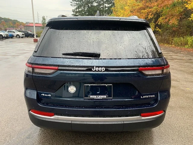 New 2027 Fathom Blue Pearlcoat Jeep Limited image 3