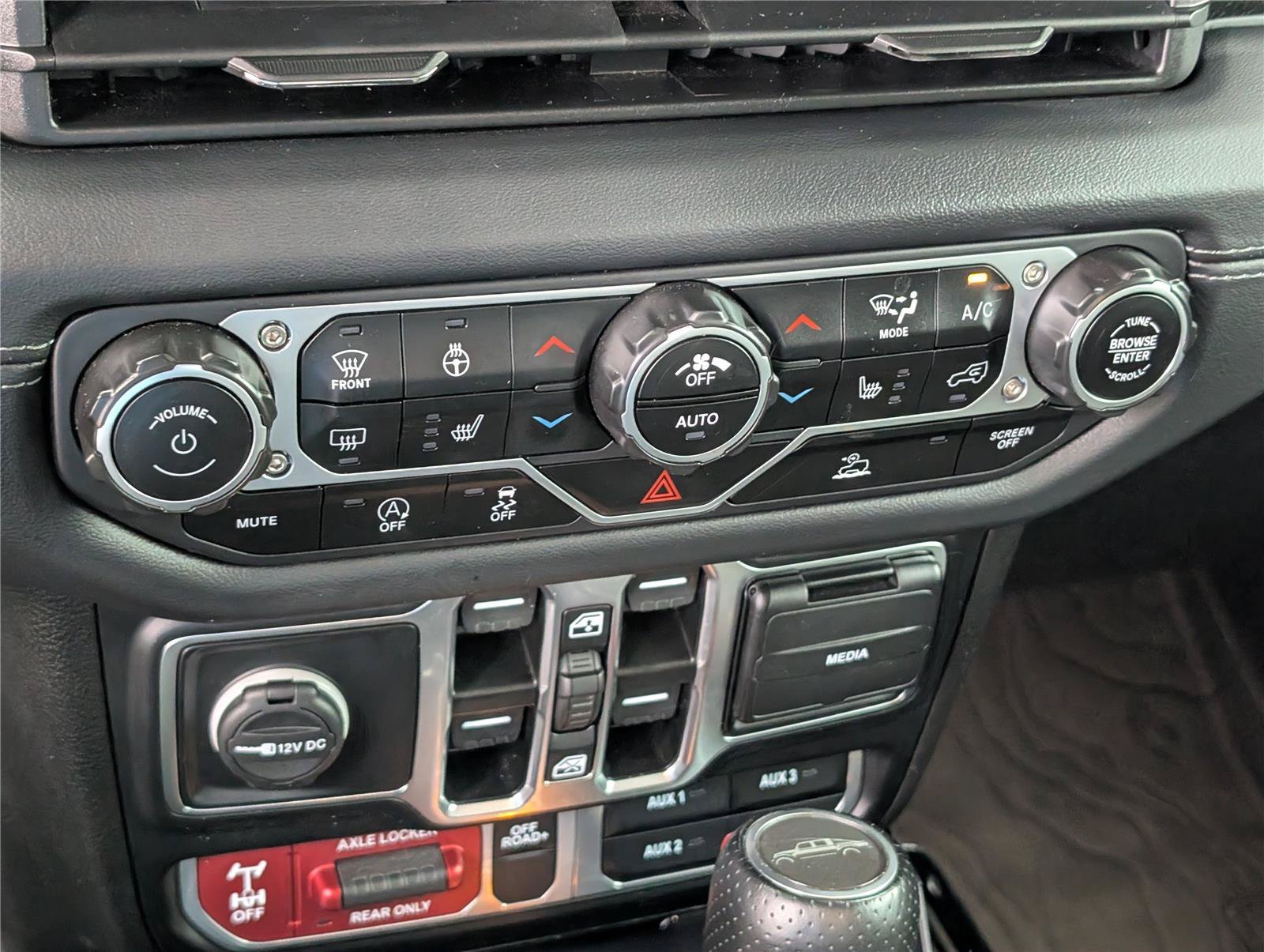 2024 Jeep Gladiator Mojave - Photo 25