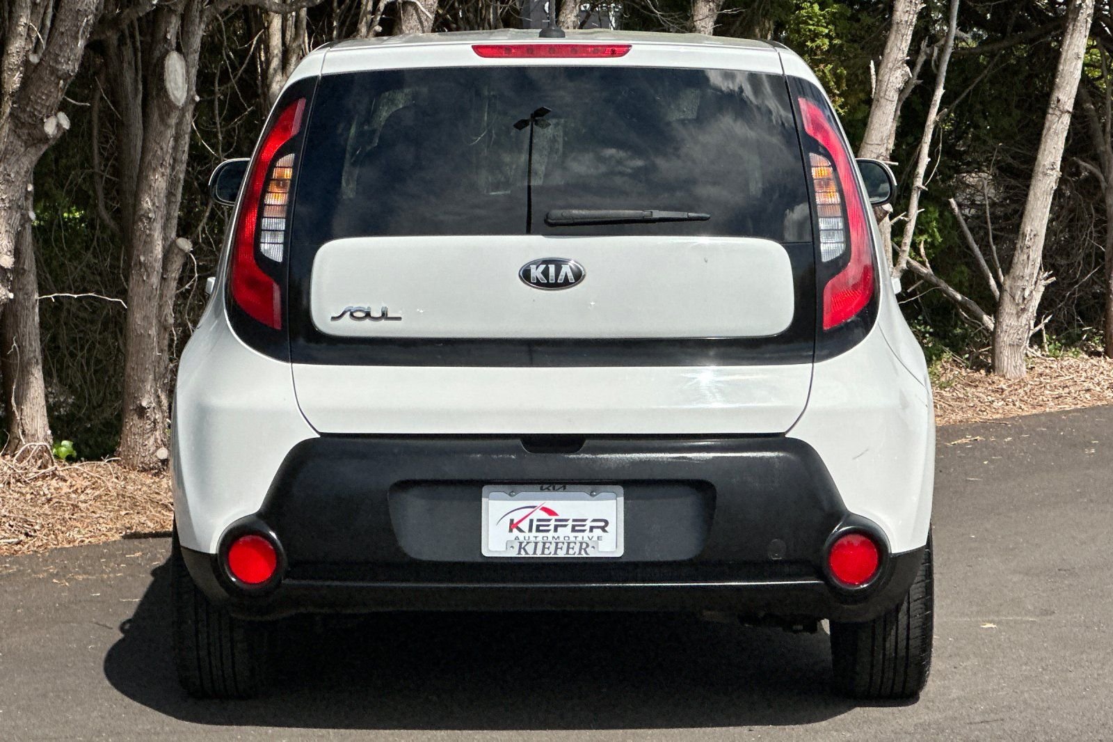 Used 2015 White Kia Base image 5