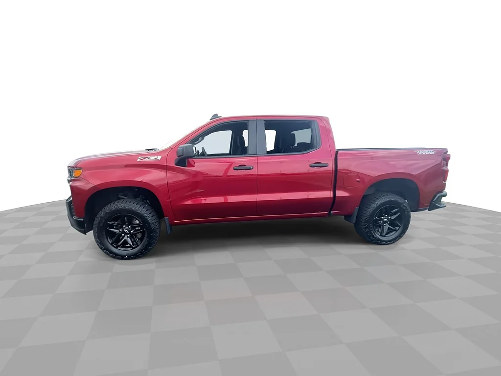 Used 2021 RED HOT Chevrolet Custom Trail Boss image 6