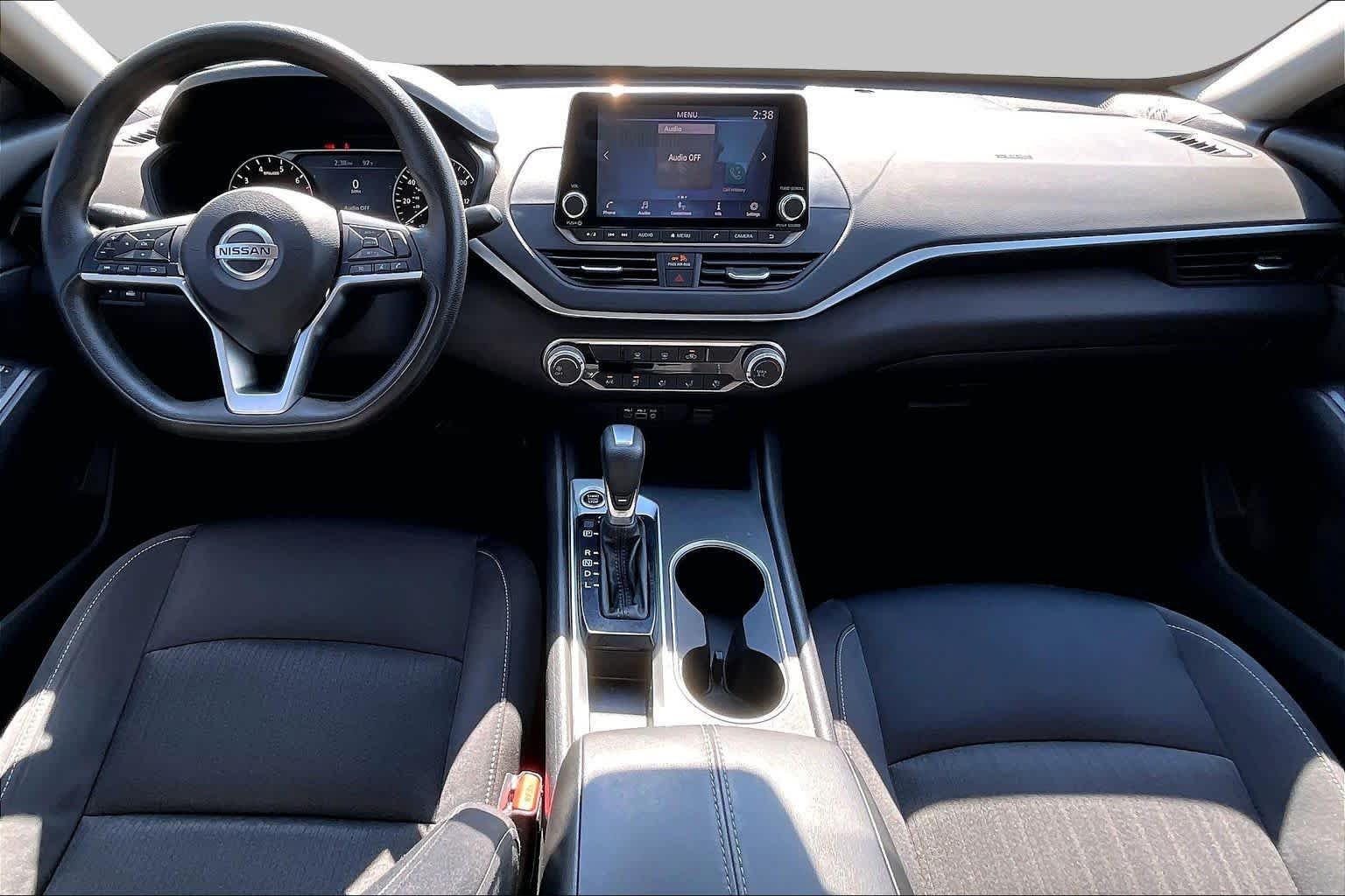 Used 2022 Super Black Nissan 2.5 SV image 13
