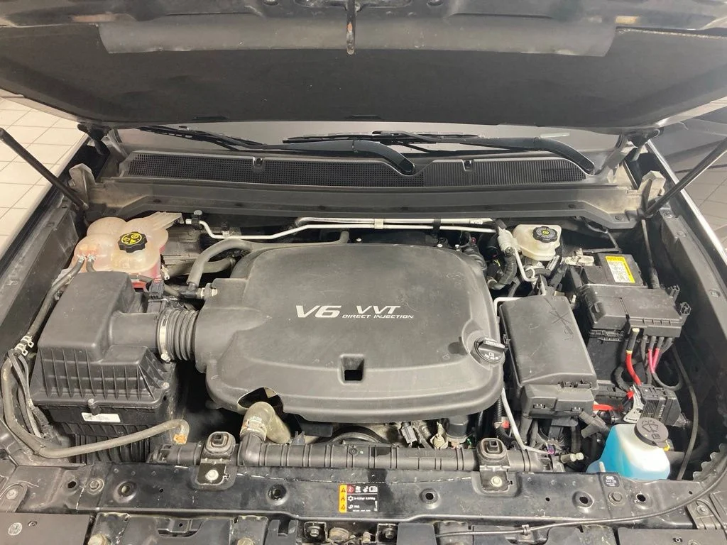 Used 2022 Black Chevrolet Z71 image 26