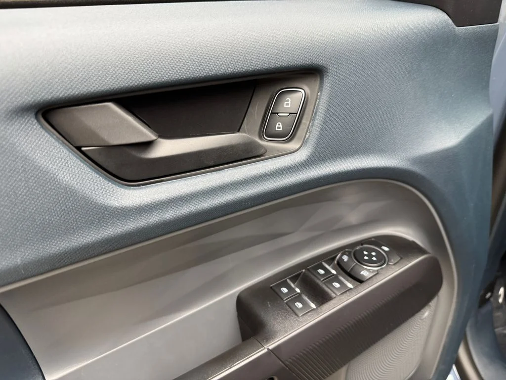2025 Ford Maverick XLT - Photo 10