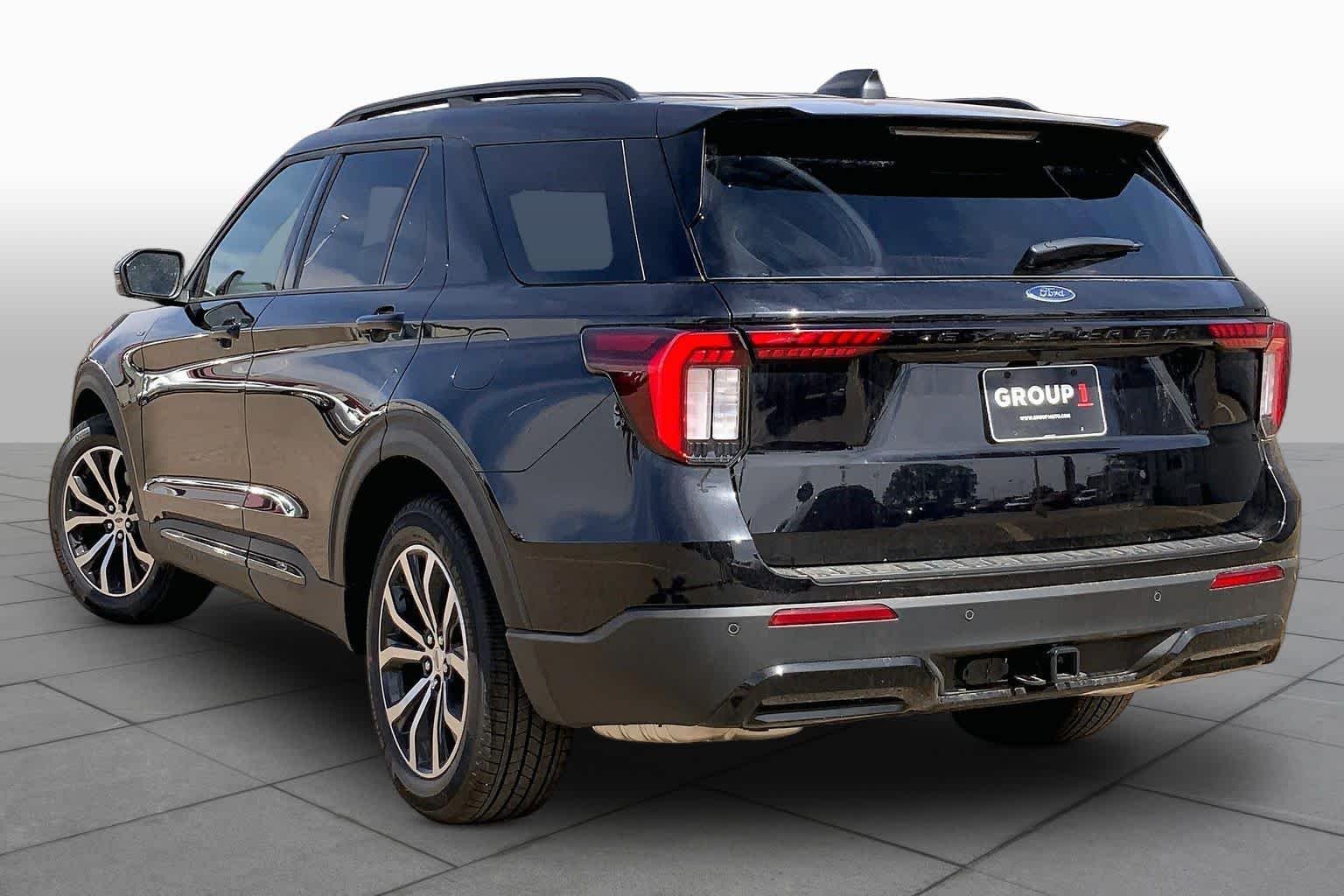 New 2026 Agate Black Metallic Ford ST-Line image 12