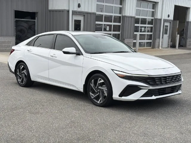 Used 2025 White Hyundai Limited image 15