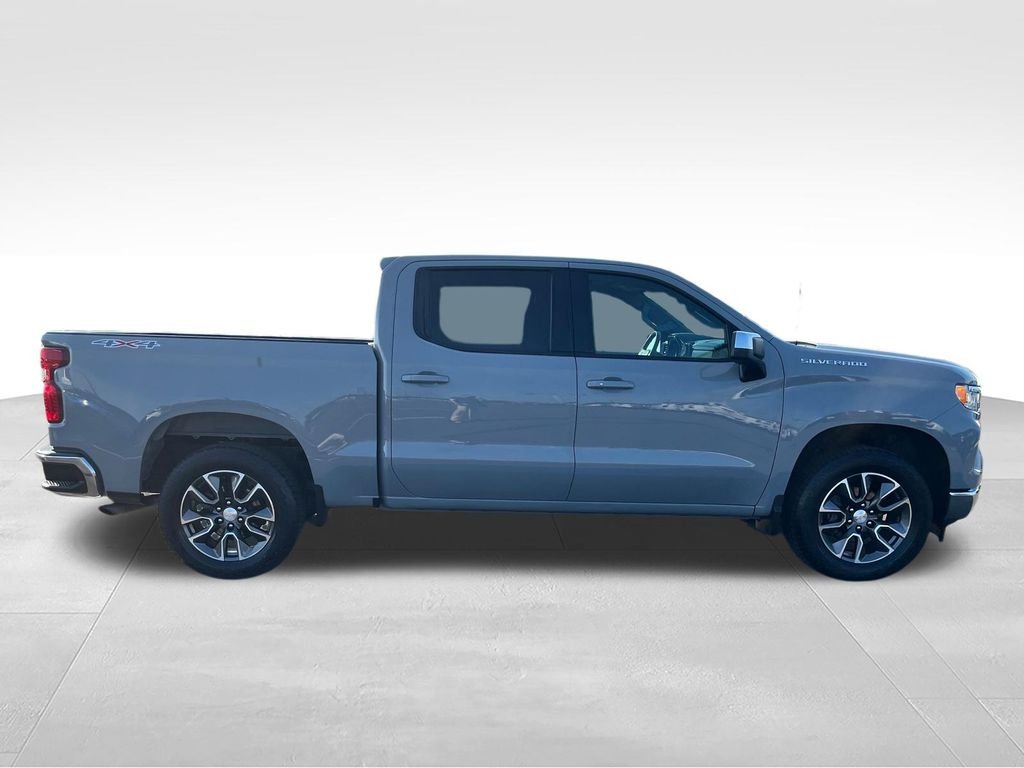 Used 2024 Gray Chevrolet LT image 6