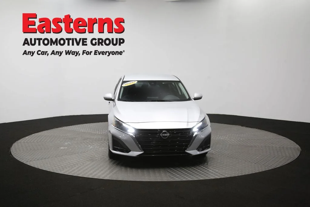 Used 2023 Silver Nissan 2.5 SV image 51