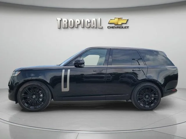 Used 2023 Black Land Rover SE image 2
