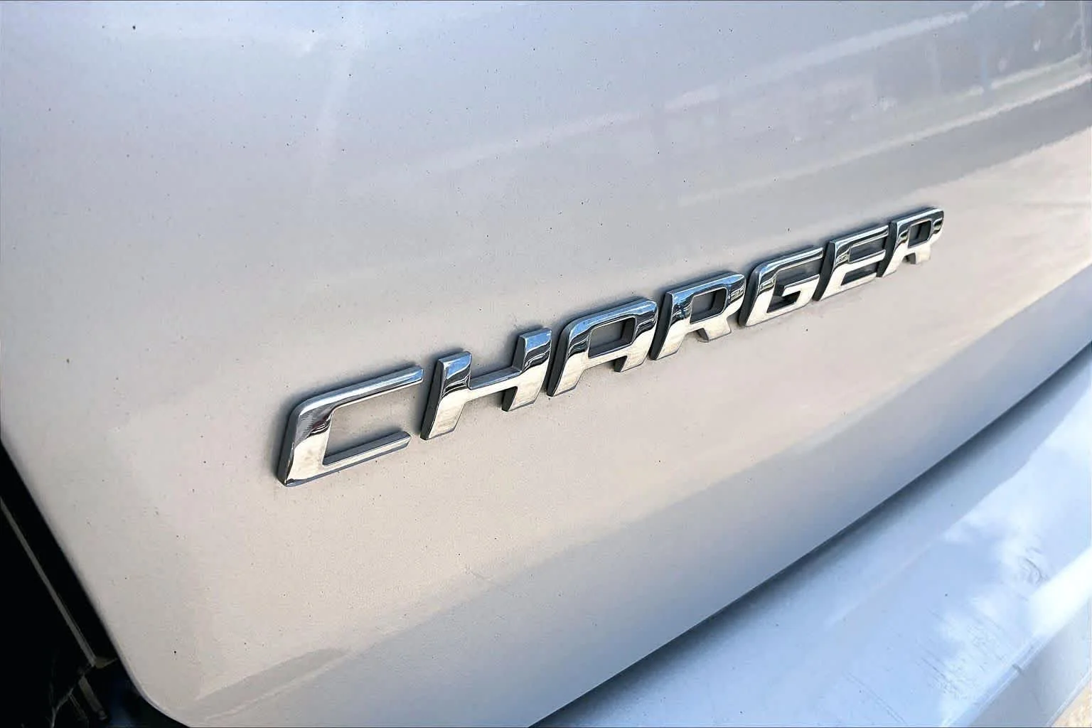 Used 2008 Bright Silver Metallic Dodge SXT image 29