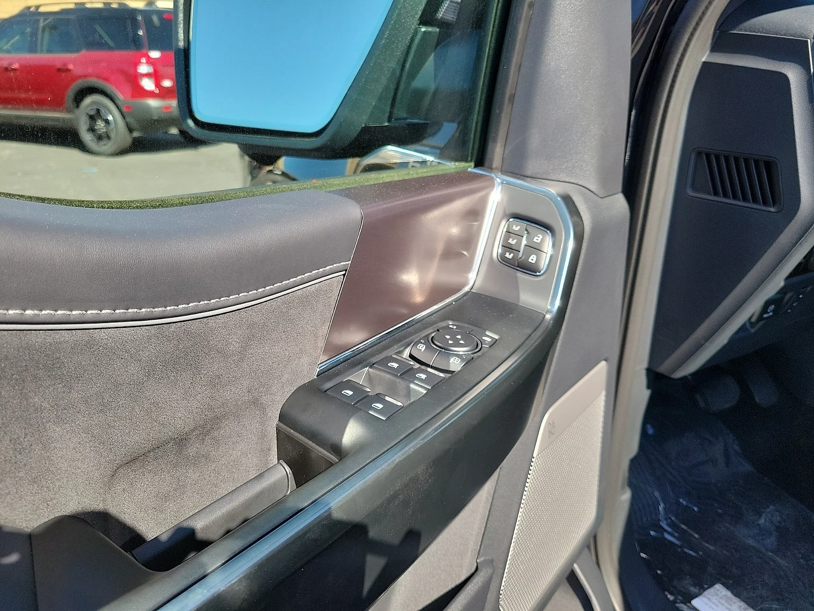 New 2026 Agate Black Metallic Ford Platinum&reg; image 11