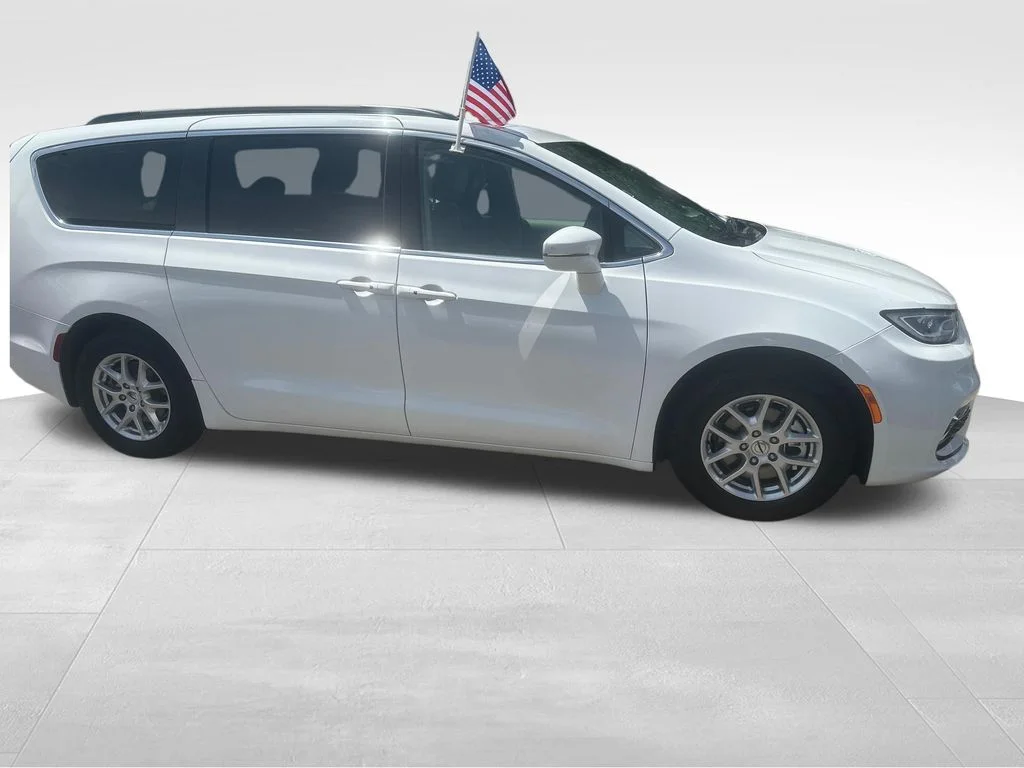 Used 2022 White Chrysler Touring L image 28