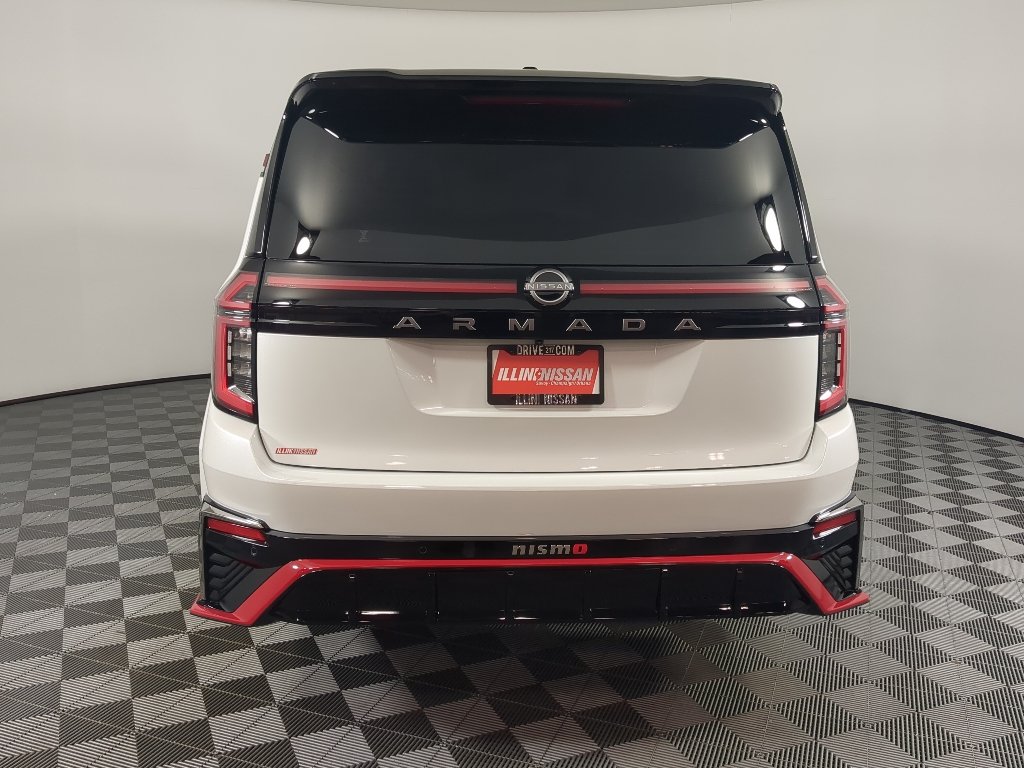 Certified Used 2026 Everest White Pearl Tricoat/Super Black Nissan NISMO image 9