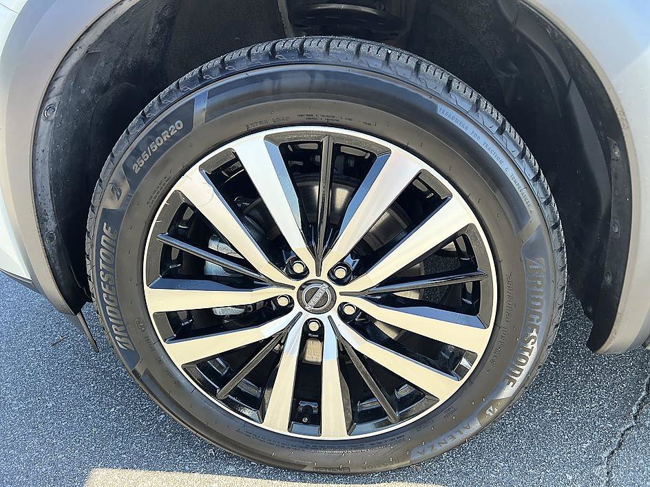 Certified Used 2024 Pearl White Tricoat Nissan Platinum image 9