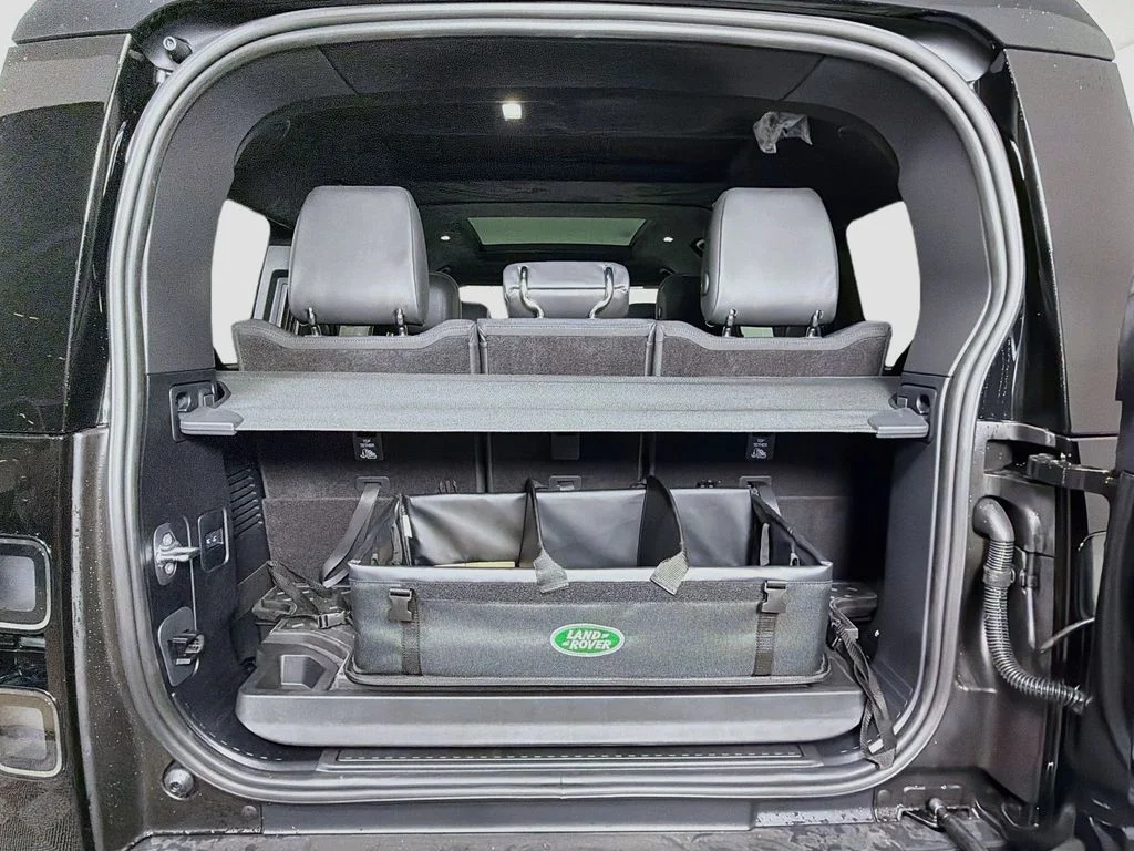New 2026 Santorini Black Land Rover V8 image 28