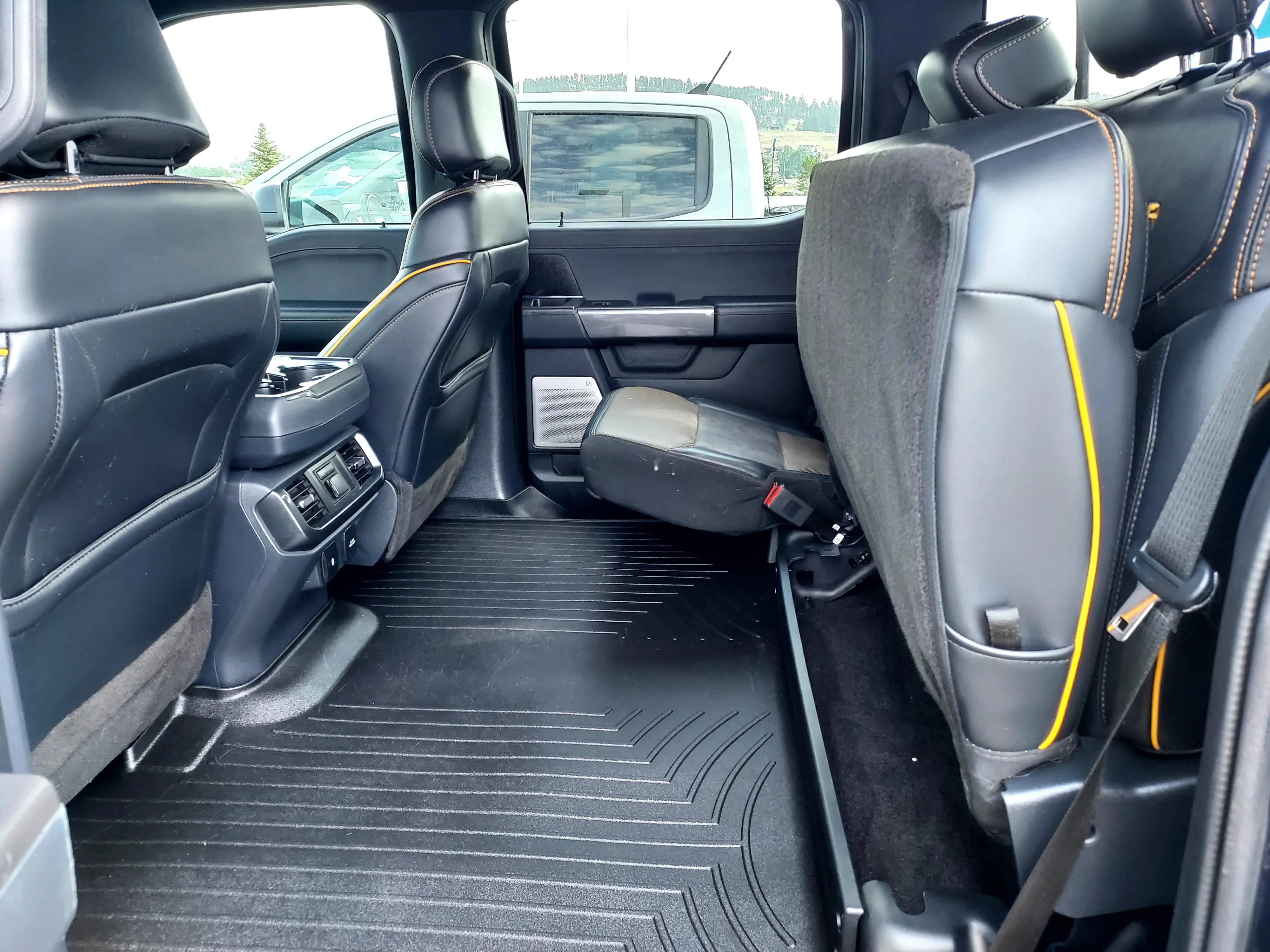 Used 2022 Antimatter Blue Metallic Ford Tremor image 17