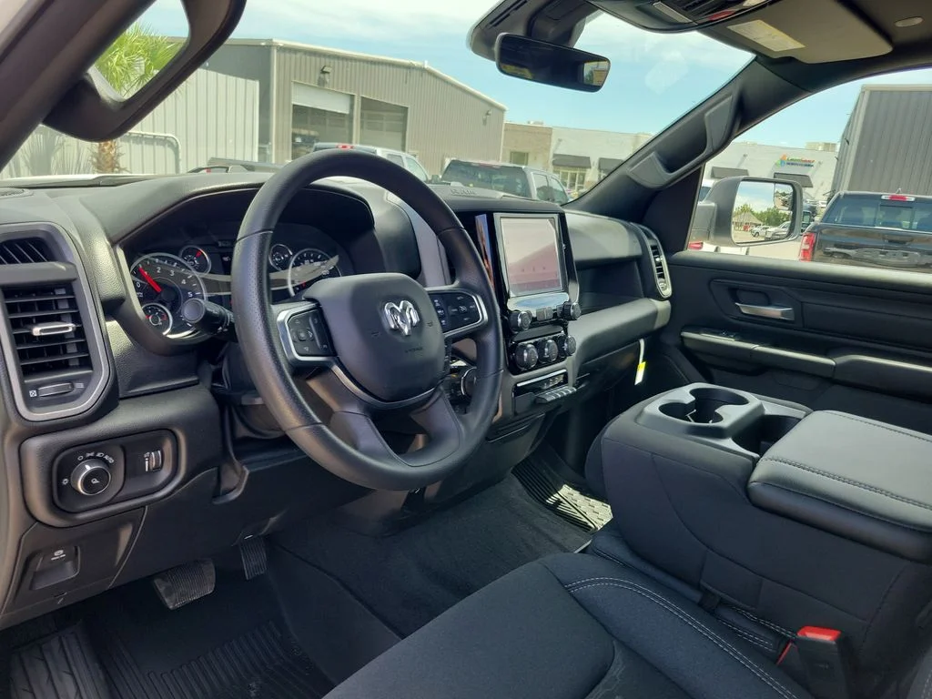 New 2026 Bright White Clearcoat RAM Tradesman image 8