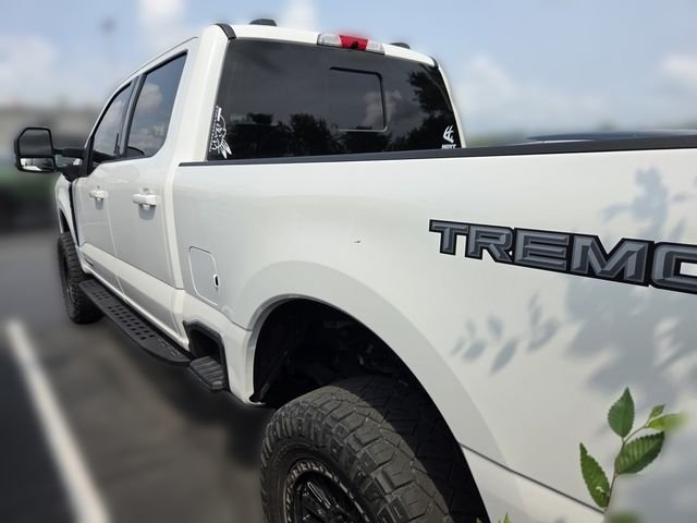Used 2024 Star White Ford Lariat image 8