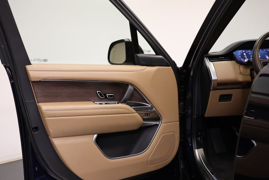 Used 2023 Portofino Blue Metallic Land Rover Autobiography image 26
