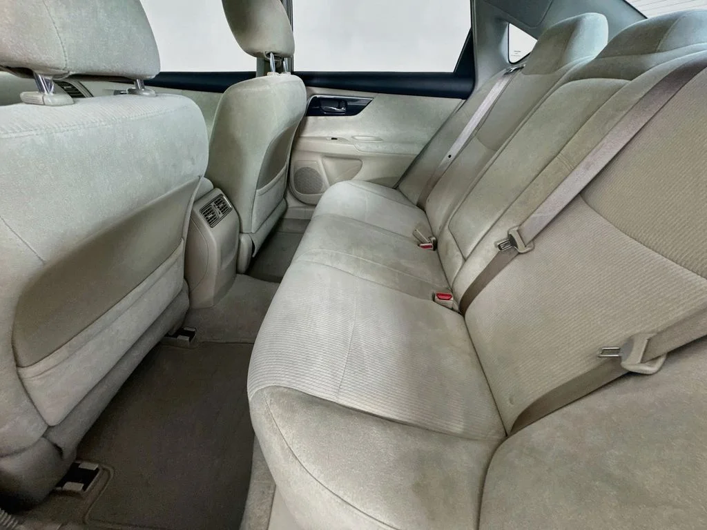 Used 2013 Beige Nissan 2.5 SV image 28