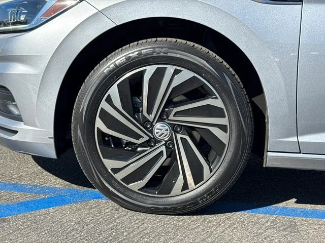 Used 2019 Platinum Gray Metallic Volkswagen SEL Premium image 8