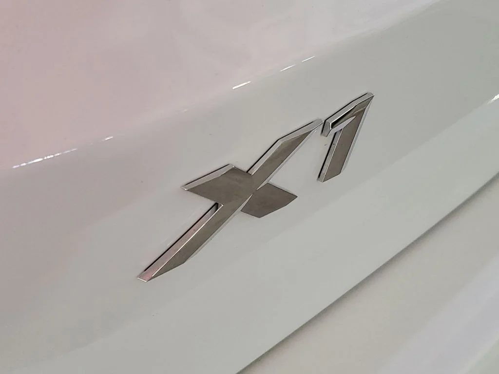 New 2026 White BMW xDrive28i image 6