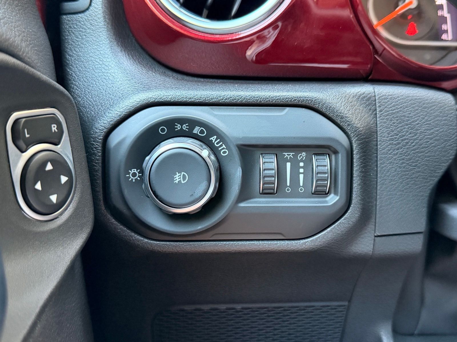 Used 2022 Snazzberry Pearlcoat Jeep Unlimited Sahara image 22