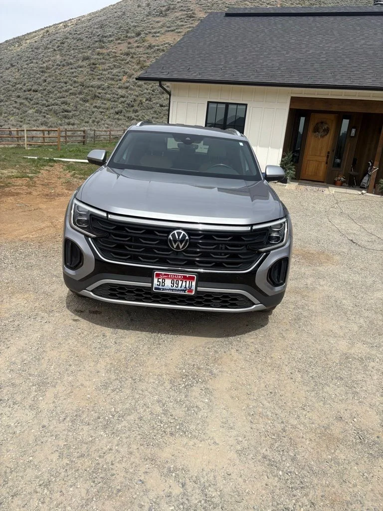 2024 Volkswagen Atlas Cross Sport 2.0T SE 4MOTION's photo