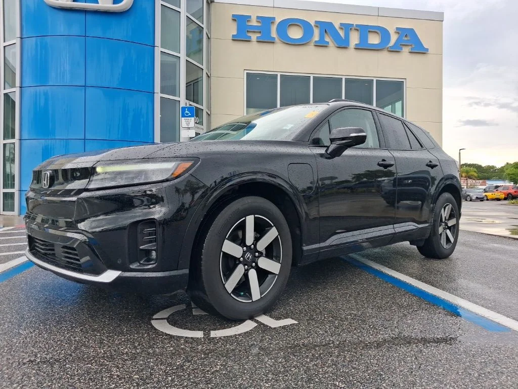 Used 2024  Honda Touring image 1