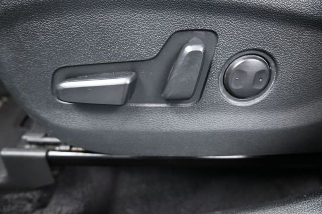 Used 2020 Blue Hyundai Value image 33