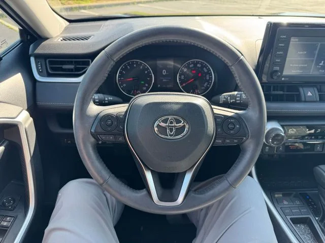 Used 2020 Midnight Black Metallic Toyota XLE image 17