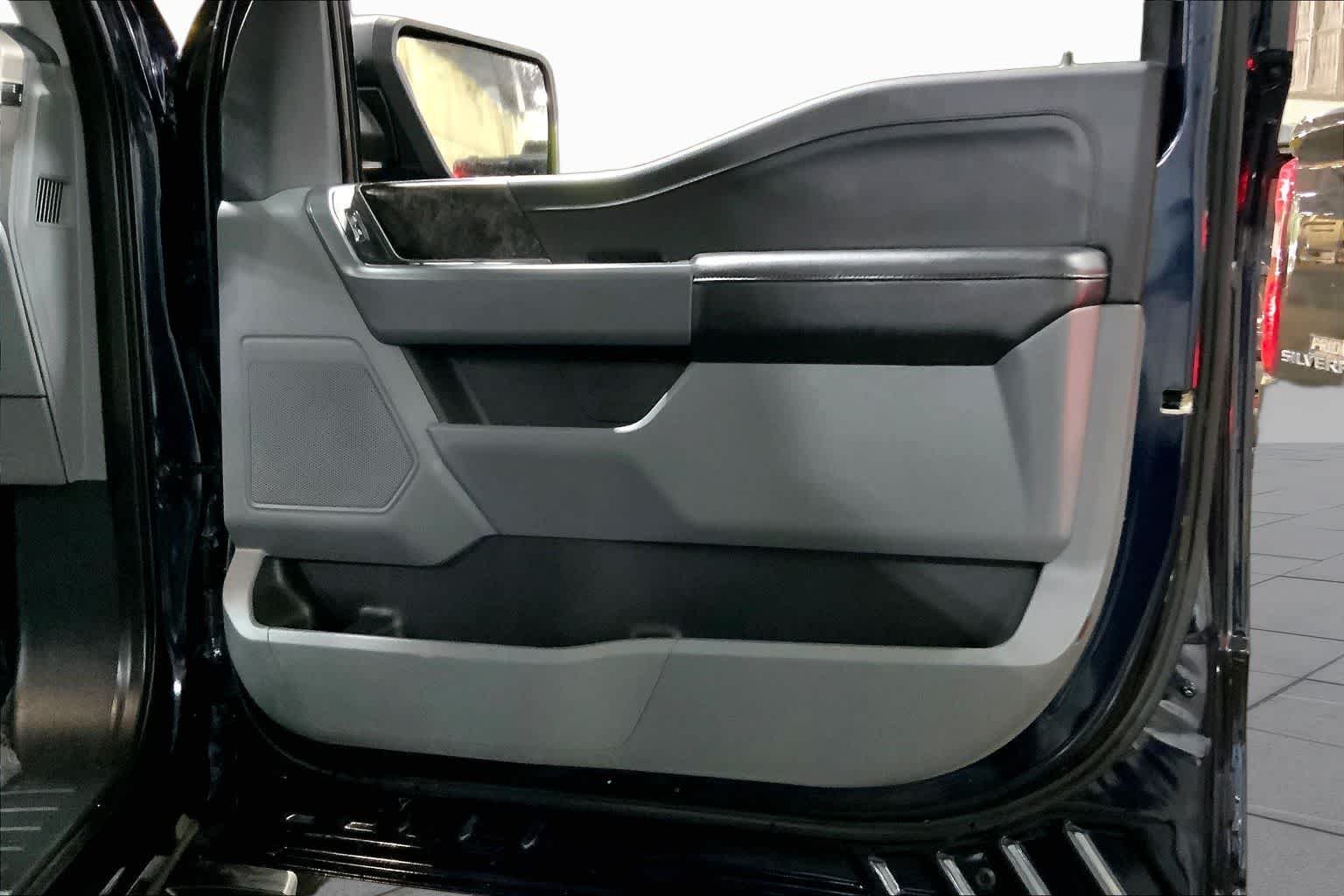 Used 2023 Antimatter Blue Metallic Ford XLT image 18