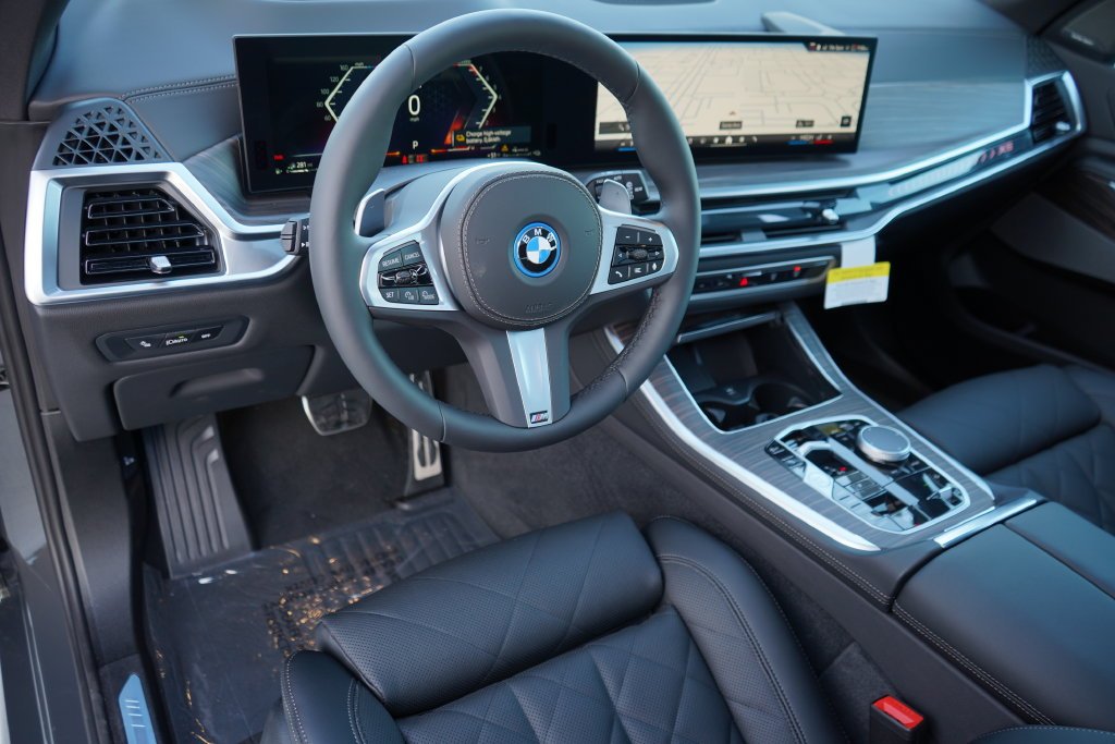 Used 2026 Dravit Grey Metallic BMW xDrive50e image 13