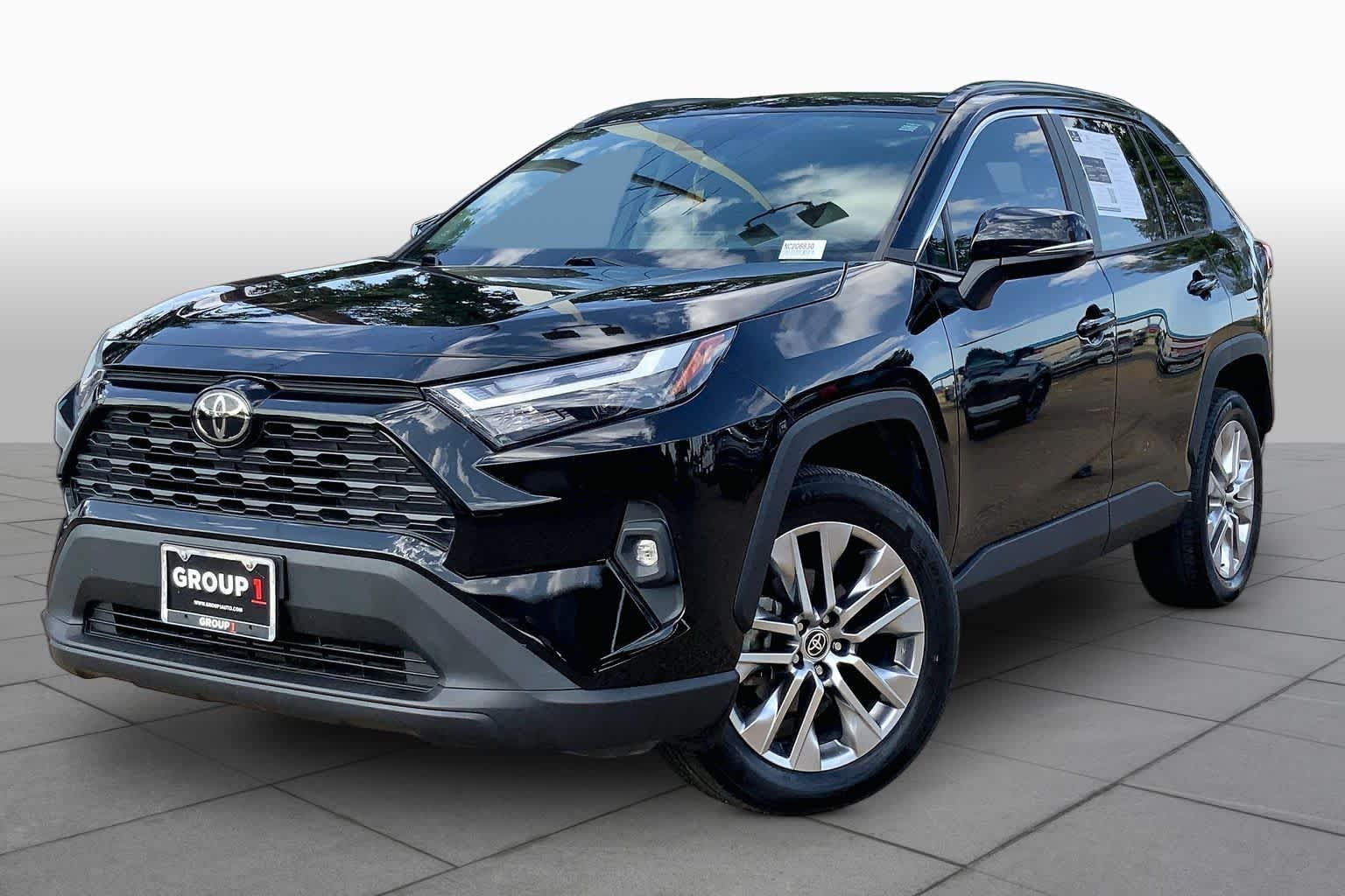2022 Toyota RAV4 XLE Premium