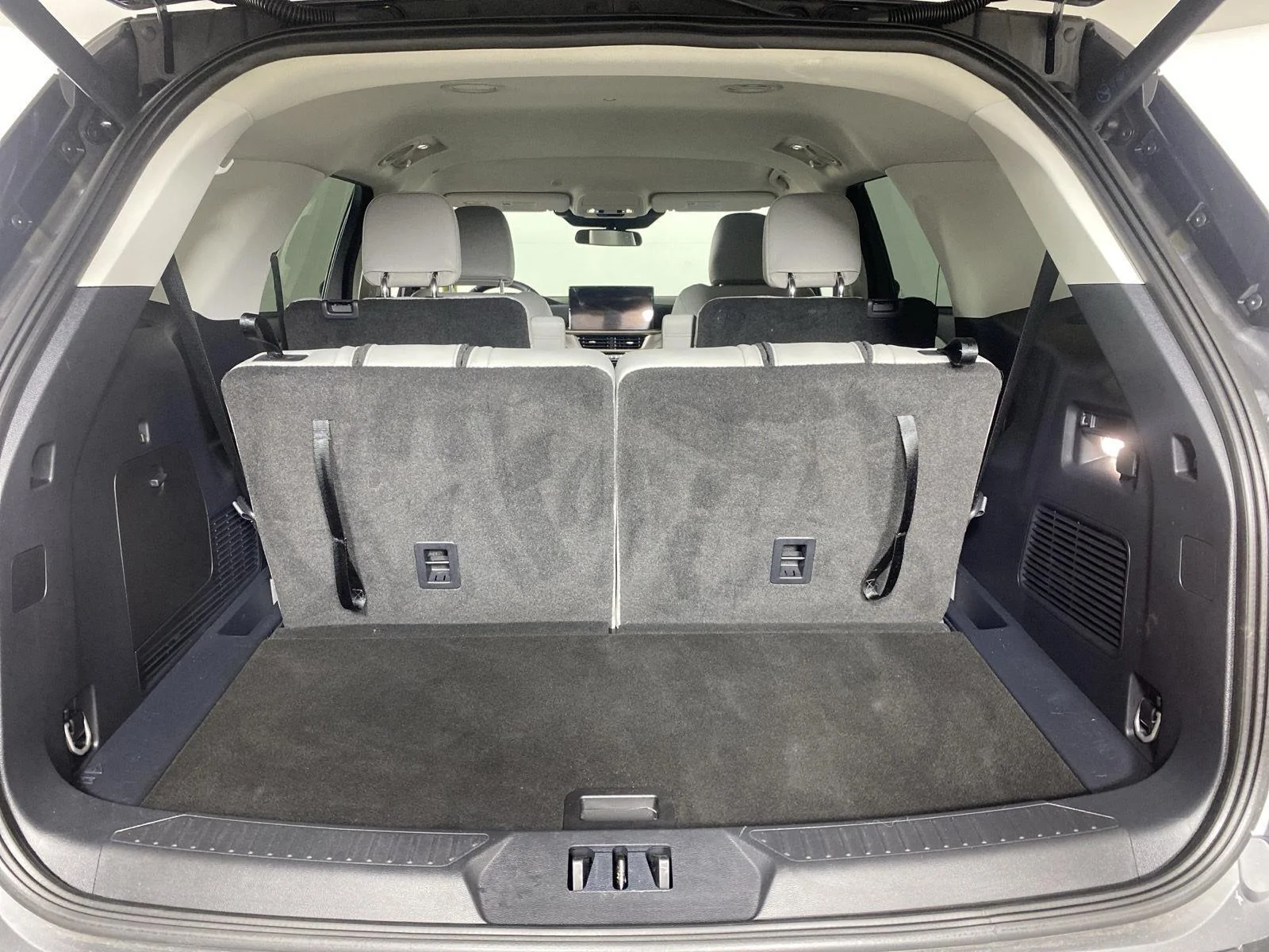 New 2026 Carbonized Gray Metallic Ford Active image 28