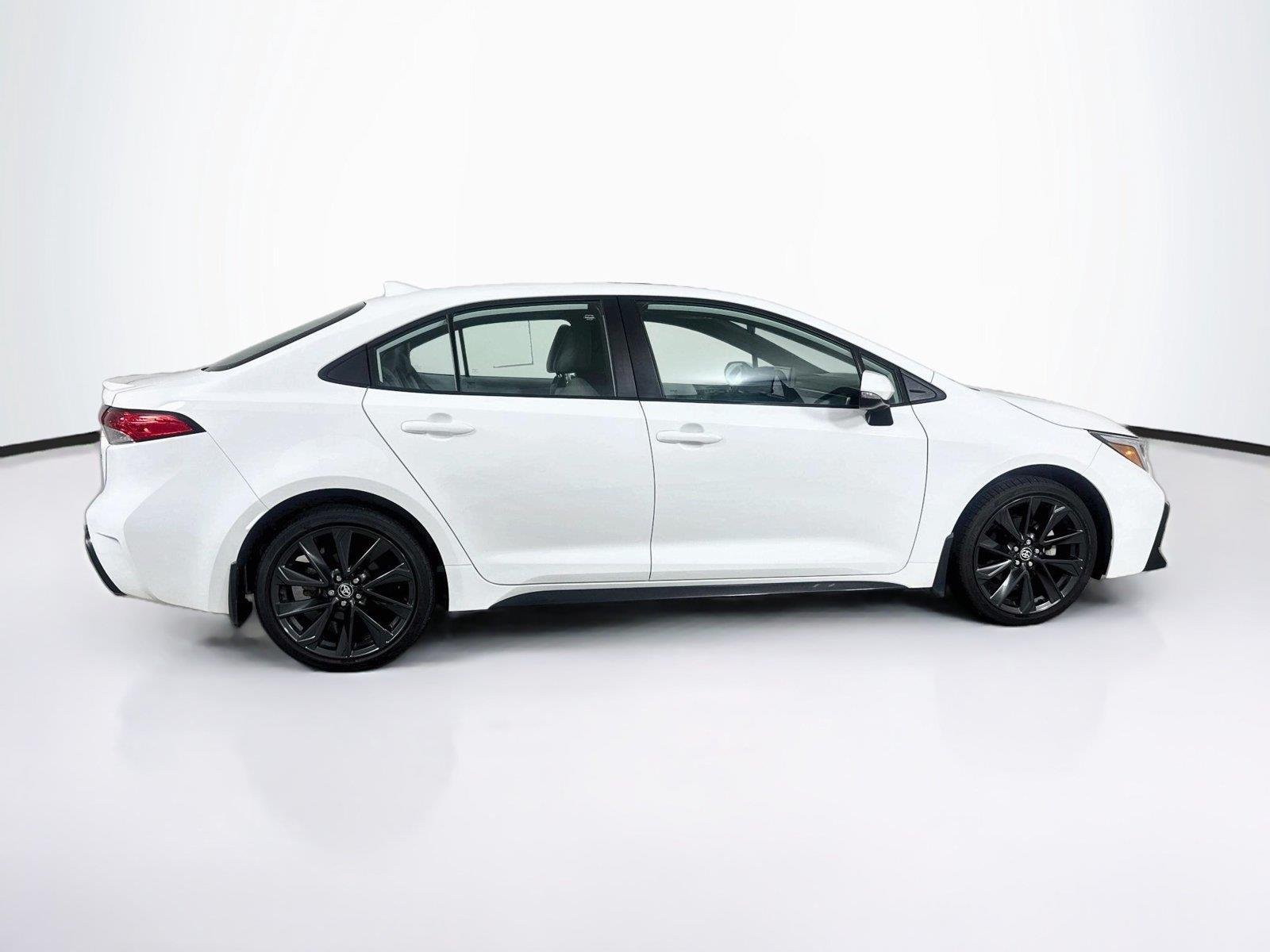 Used 2024 Ice Cap Toyota SE image 8